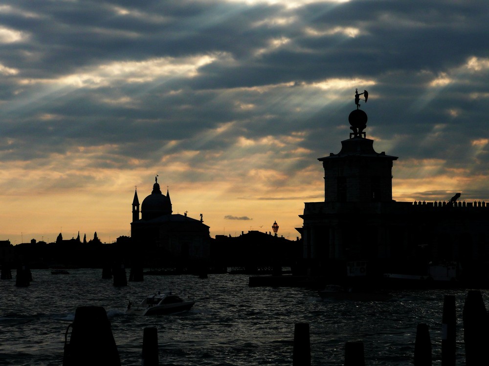 November-Himmel über Venedig (2)
