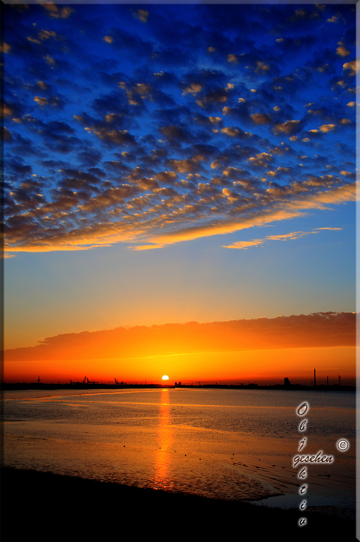 Novemberabend 20 Grad Blick über die Weser von Bremerhaven