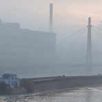 NOVEMBERLICHT LIEGT ÜBER DER SPREE