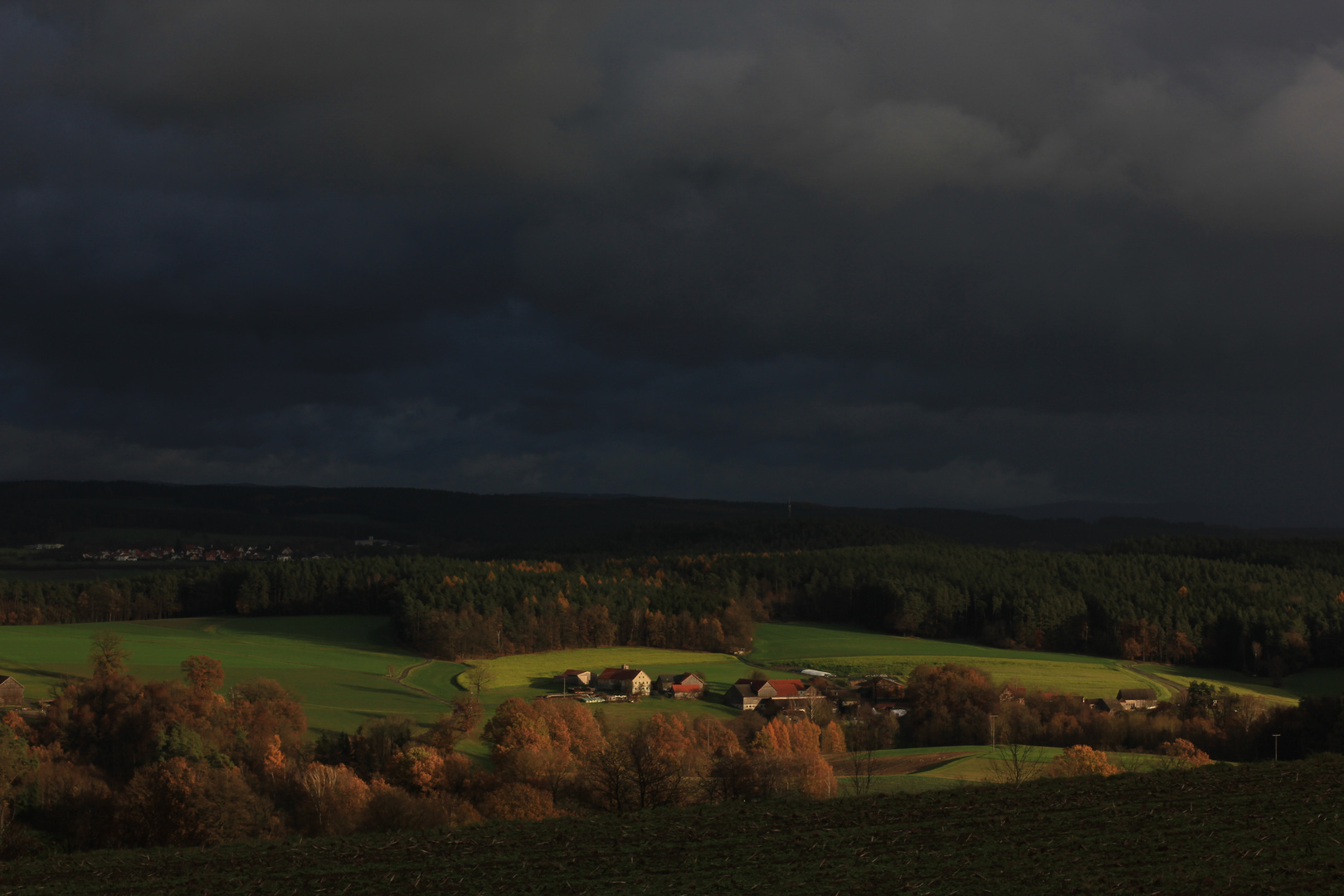 Novemberspaziergang mit Aprilwetter