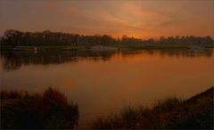 Novemberstimmung an der Elbe ..,