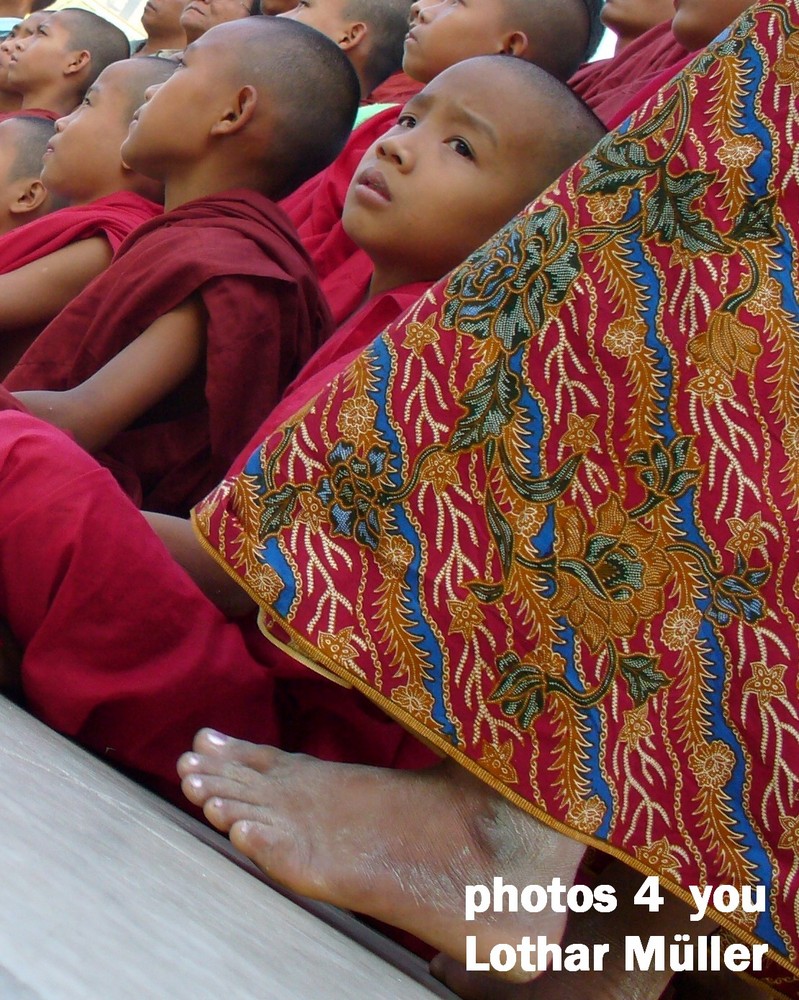 Novitzen auf der Shwedagon-Pagode