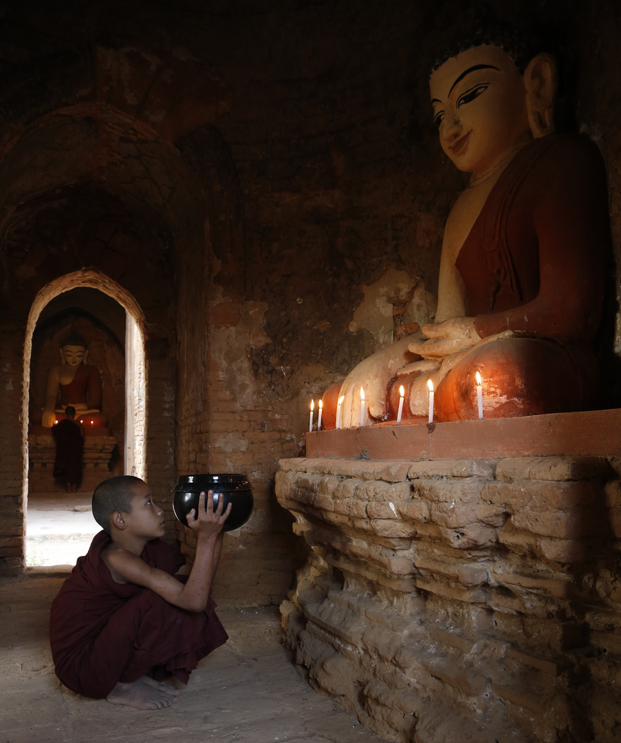 Novizen in Bagan, Myanmar 2