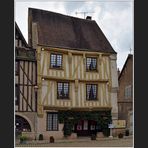 Noyers | Maison Jaune