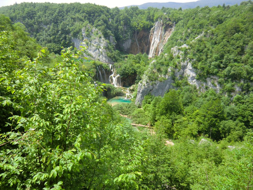 NP Plitvice Lakes : SASTAVCI Last Waterfalls from over 90 and the begin of the KORANA River