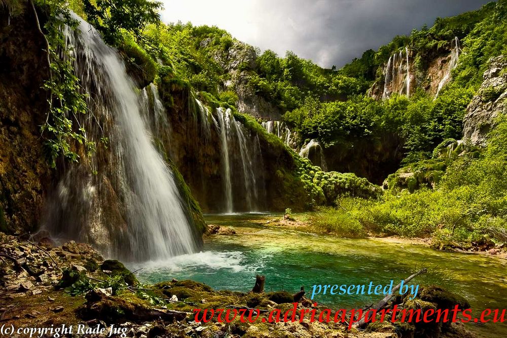 NP Plitvice Lakes : SASTAVCI Last Waterfalls from over 90 and the begin of the KORANA River