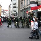 NPD-Umzug in Hannover mit Gegendemonstranten