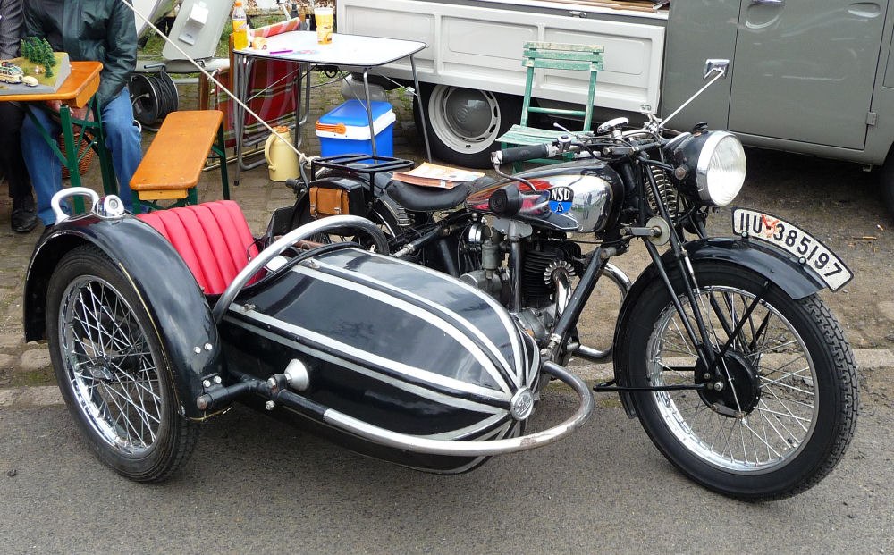 NSU Oldtimer mit Beiwagen