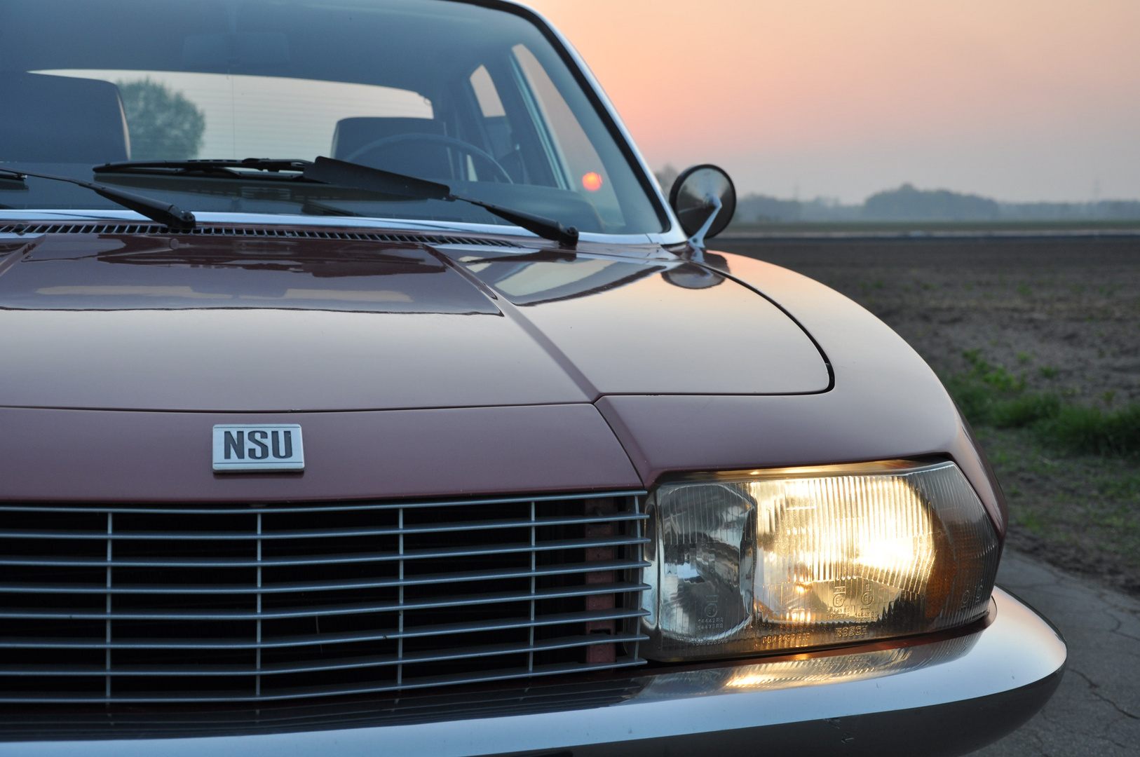 NSU Ro 80 in der Abendsonne