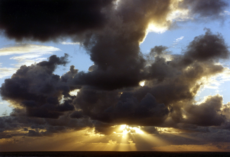 nuages cachés