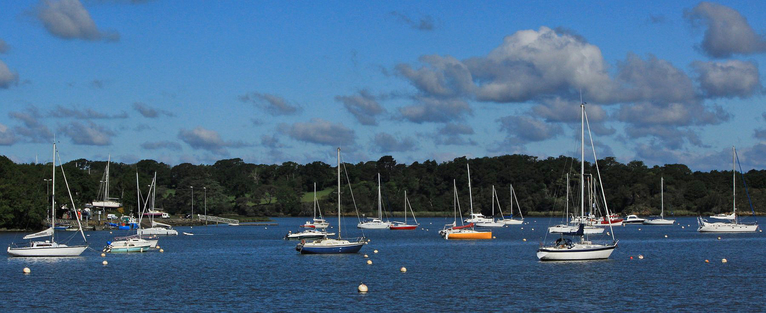 Nuages en Voyage sur Bateaux Endormis...