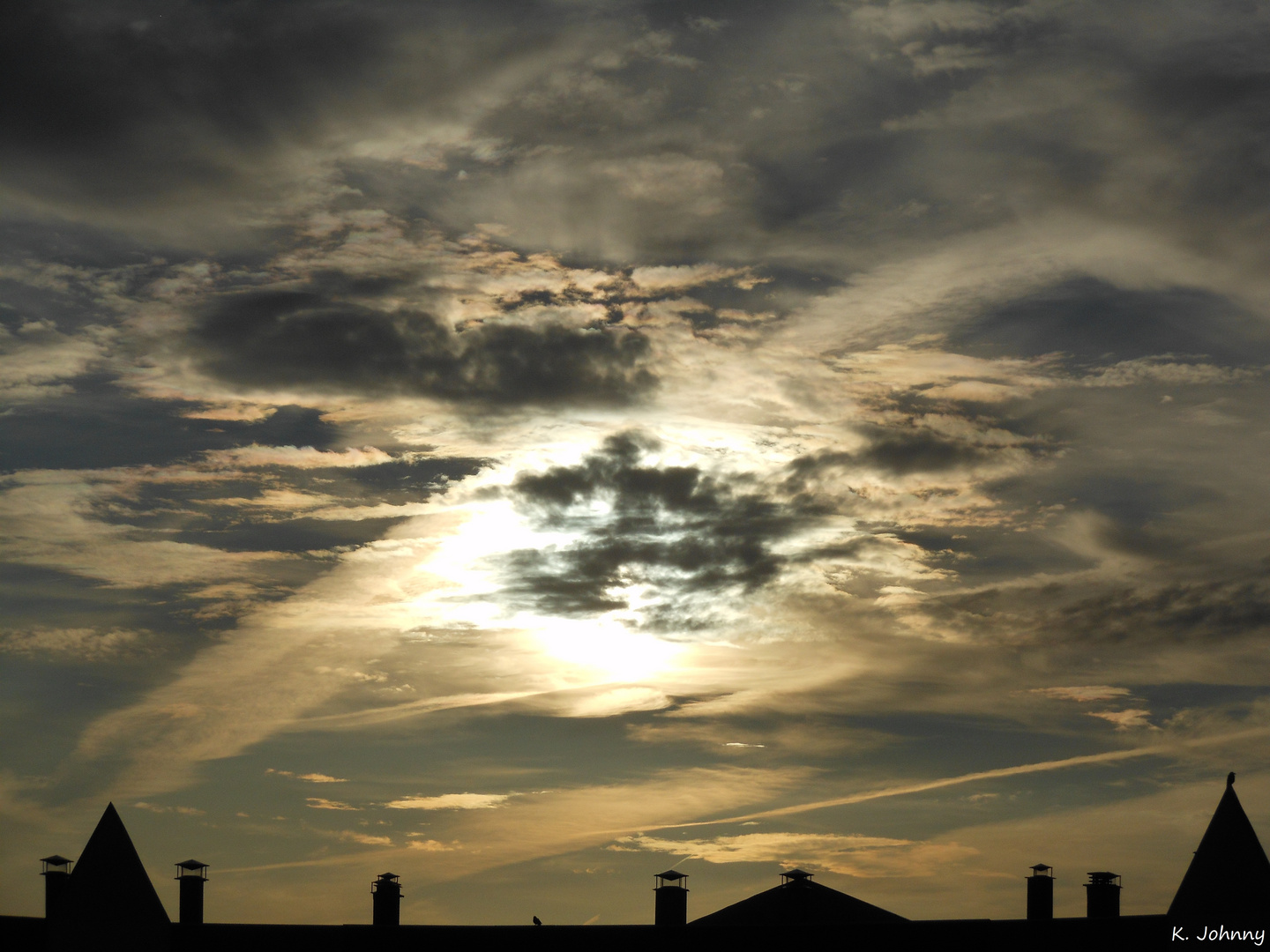 Nuages noirs brillants