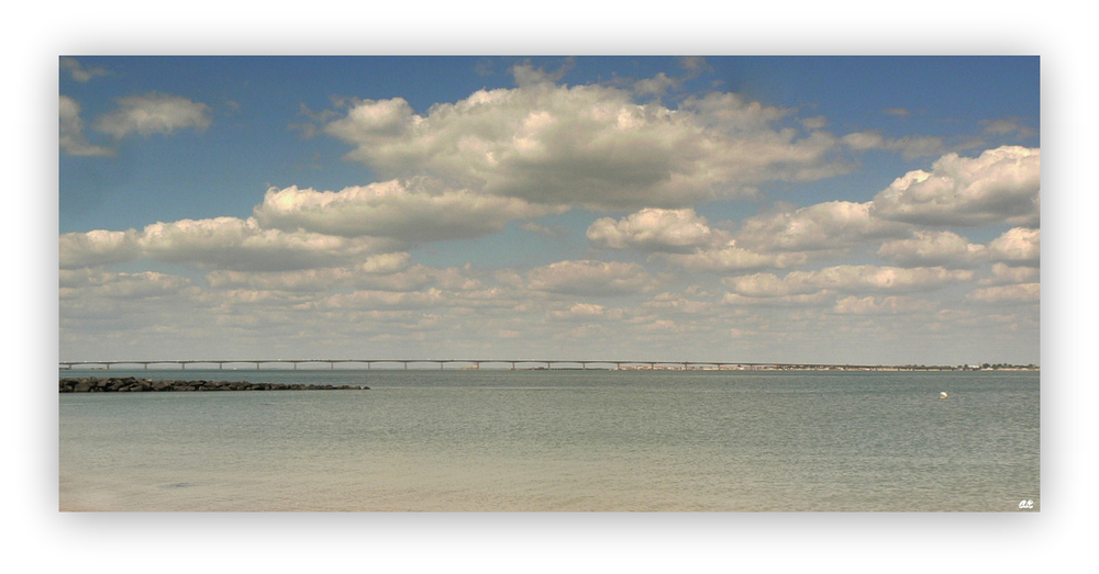 Nuages sur la baie de St Trojan.