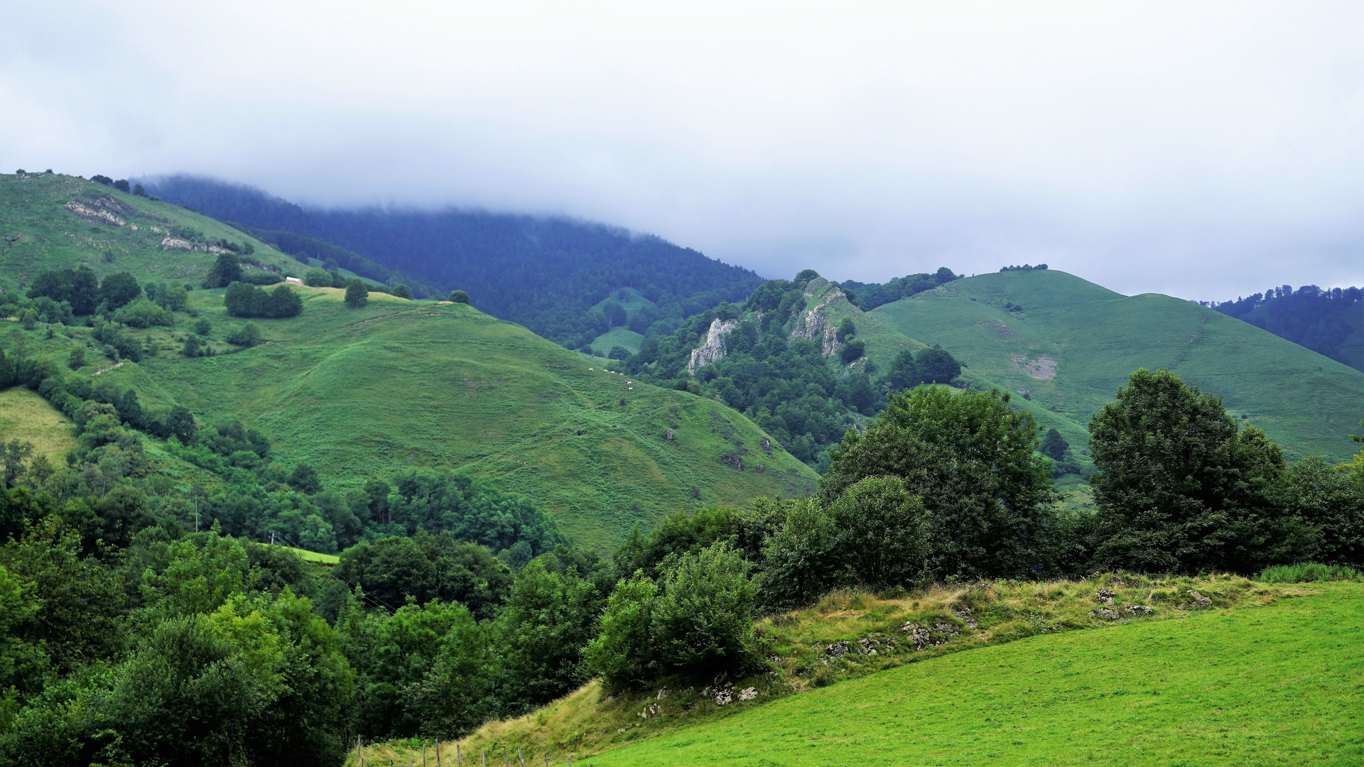 Nuages sur les Pyrénées....