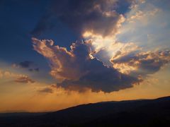 nuages... tels un grand oiseau aux ailes dèployèes