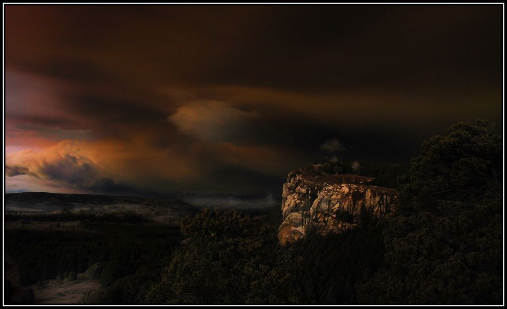 nube de ceniza de Marcos Celave 