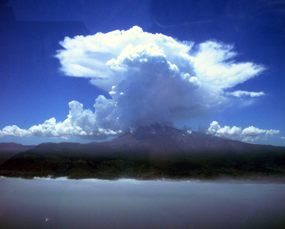 Nube sobre el Teide