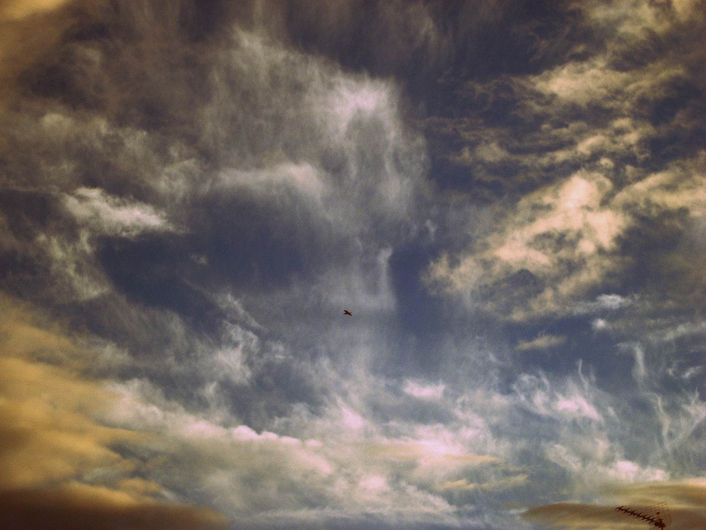 NUBES DE TORMENTA