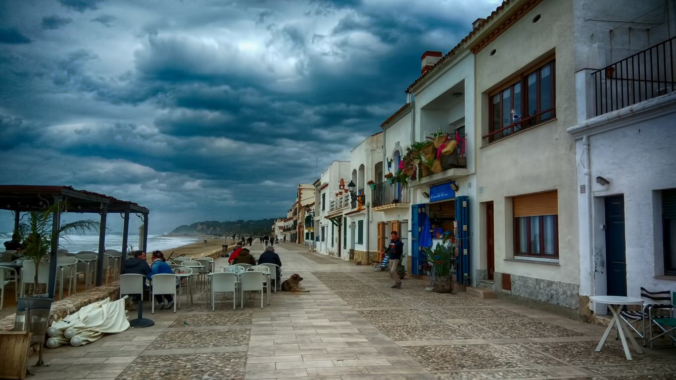  Nubes en la costa