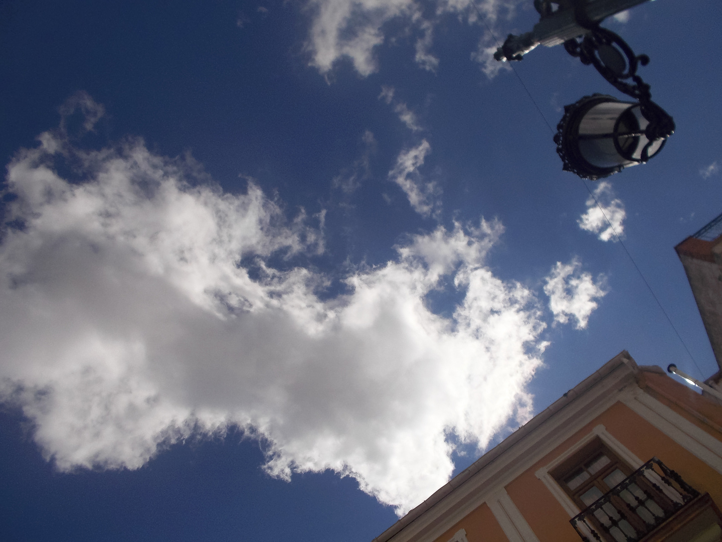 Nubes en la Plaza