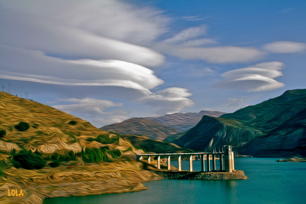 NUBES LENTICULARES SOBRE LA SIERRA