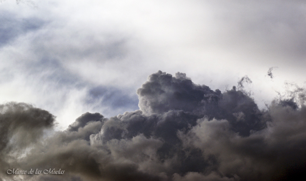 ...nubes negras...