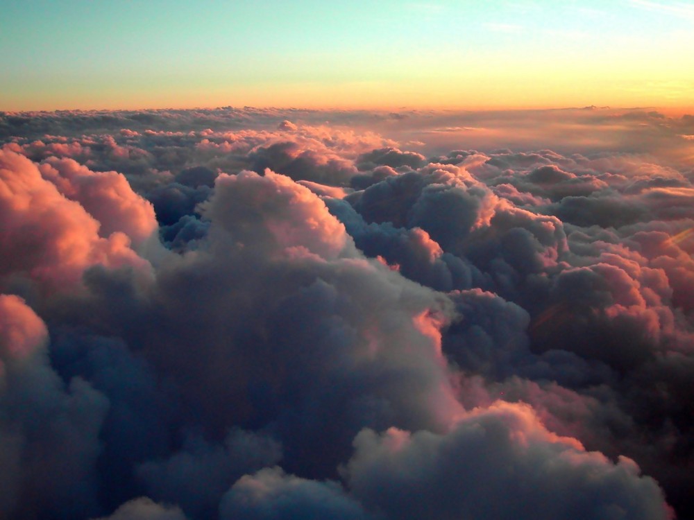 NUBES POR AQUI, NUBES POR ALLA