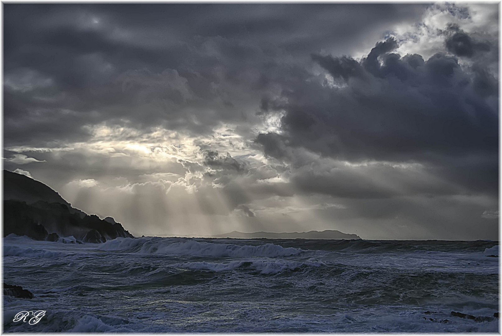 Nubes sobre el mar.