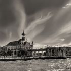 Nubes sobre el palacio 