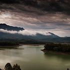 nubes sobre el pantano