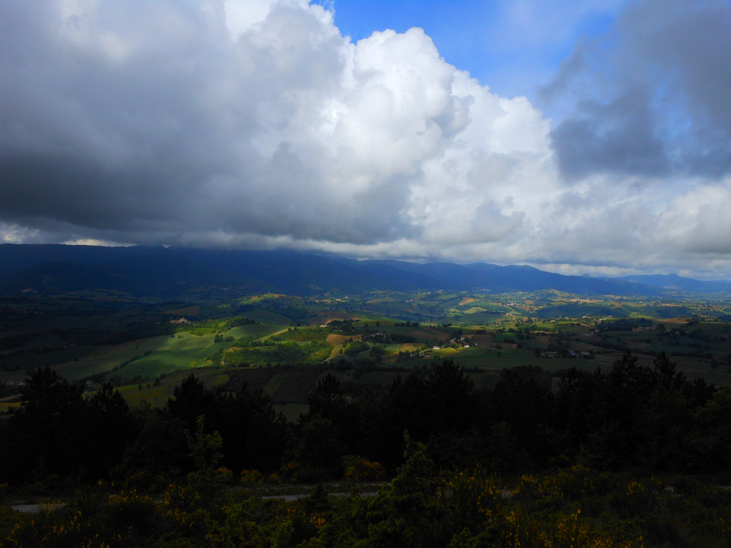 Nubi minacciose sul Monte San Vicino