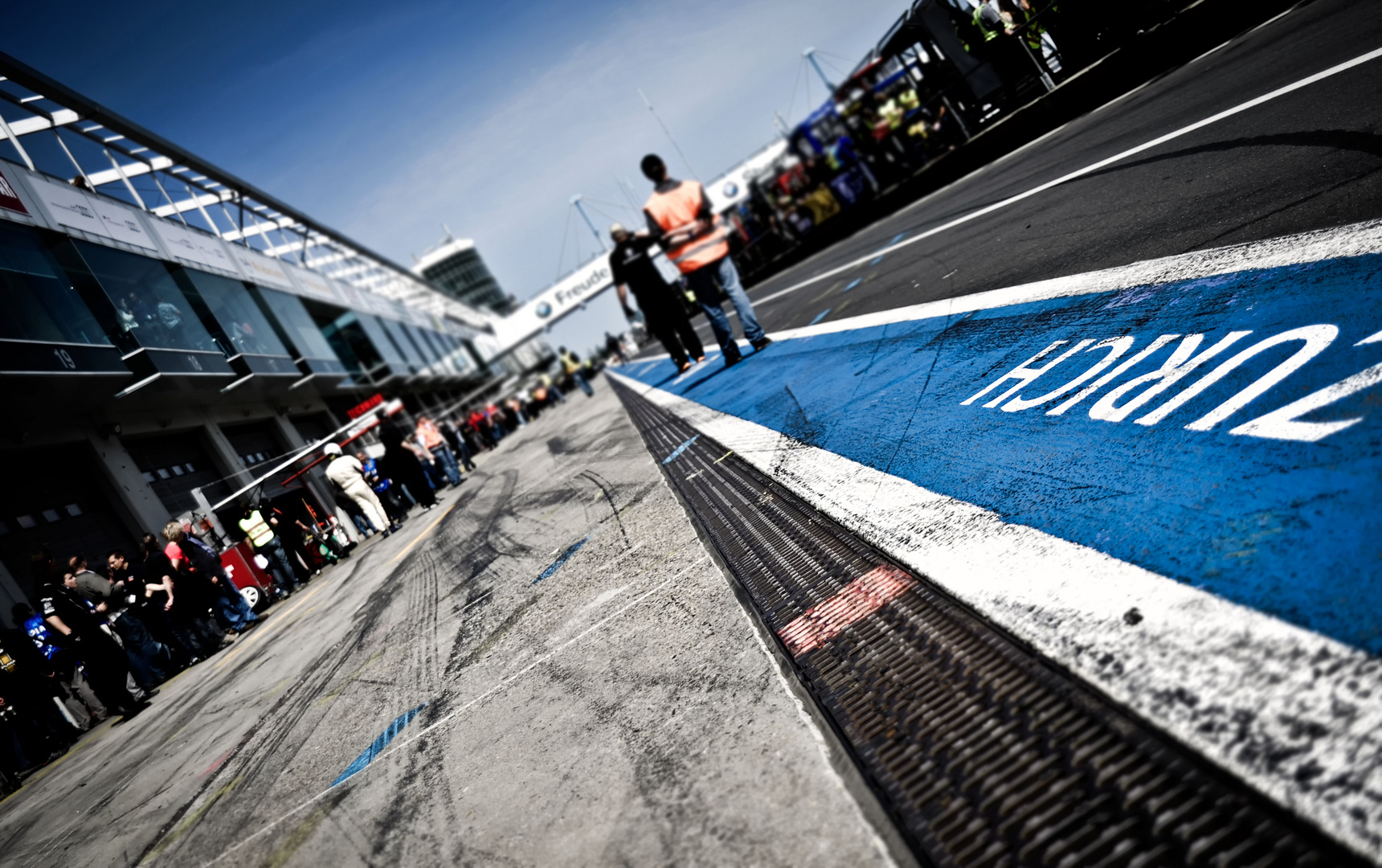 Nürburgring VLN 2012 Lauf 3 / Boxengasse