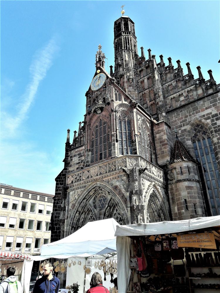 Nürnberg : Balkon mal ohne Christkind