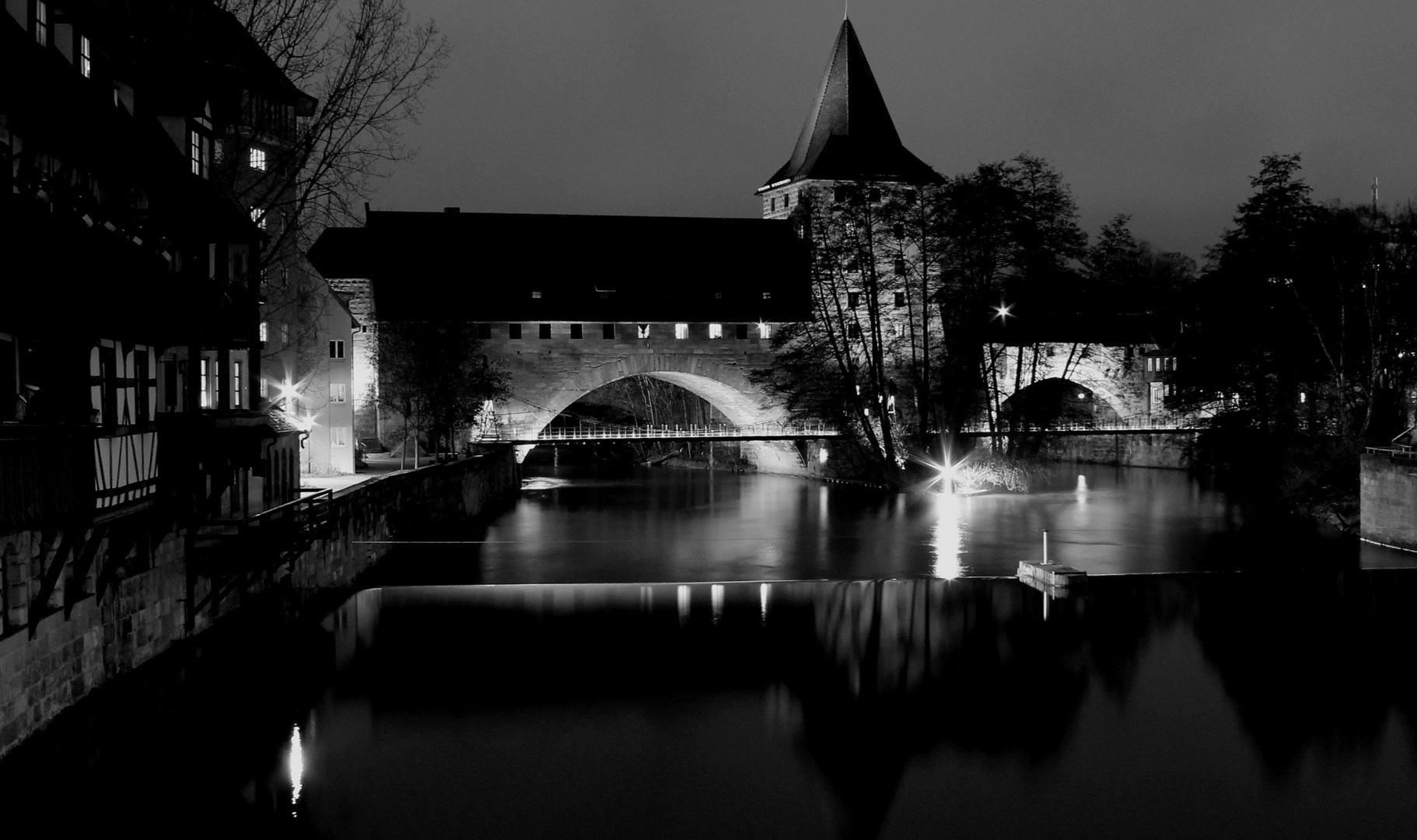 Nürnberg bei Nacht.