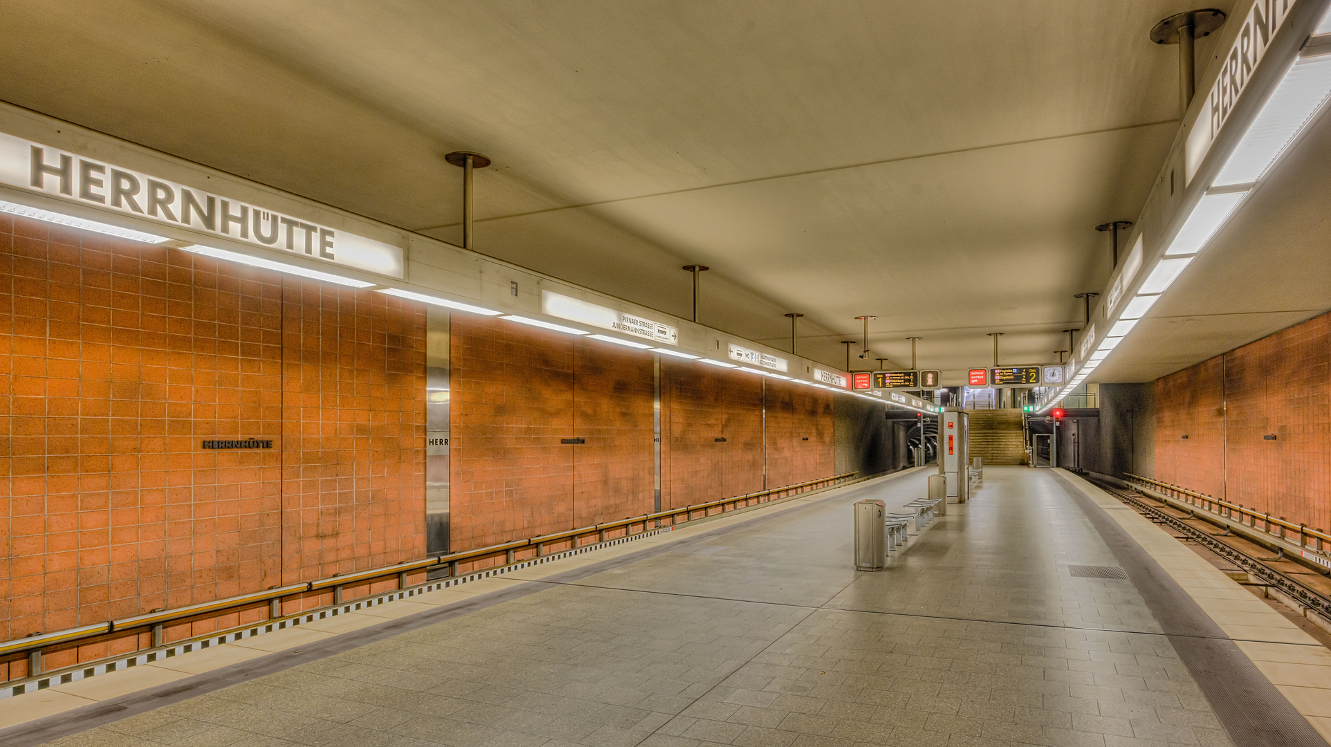 Nürnberg, Linie U2, Station 'Herrnhütte'