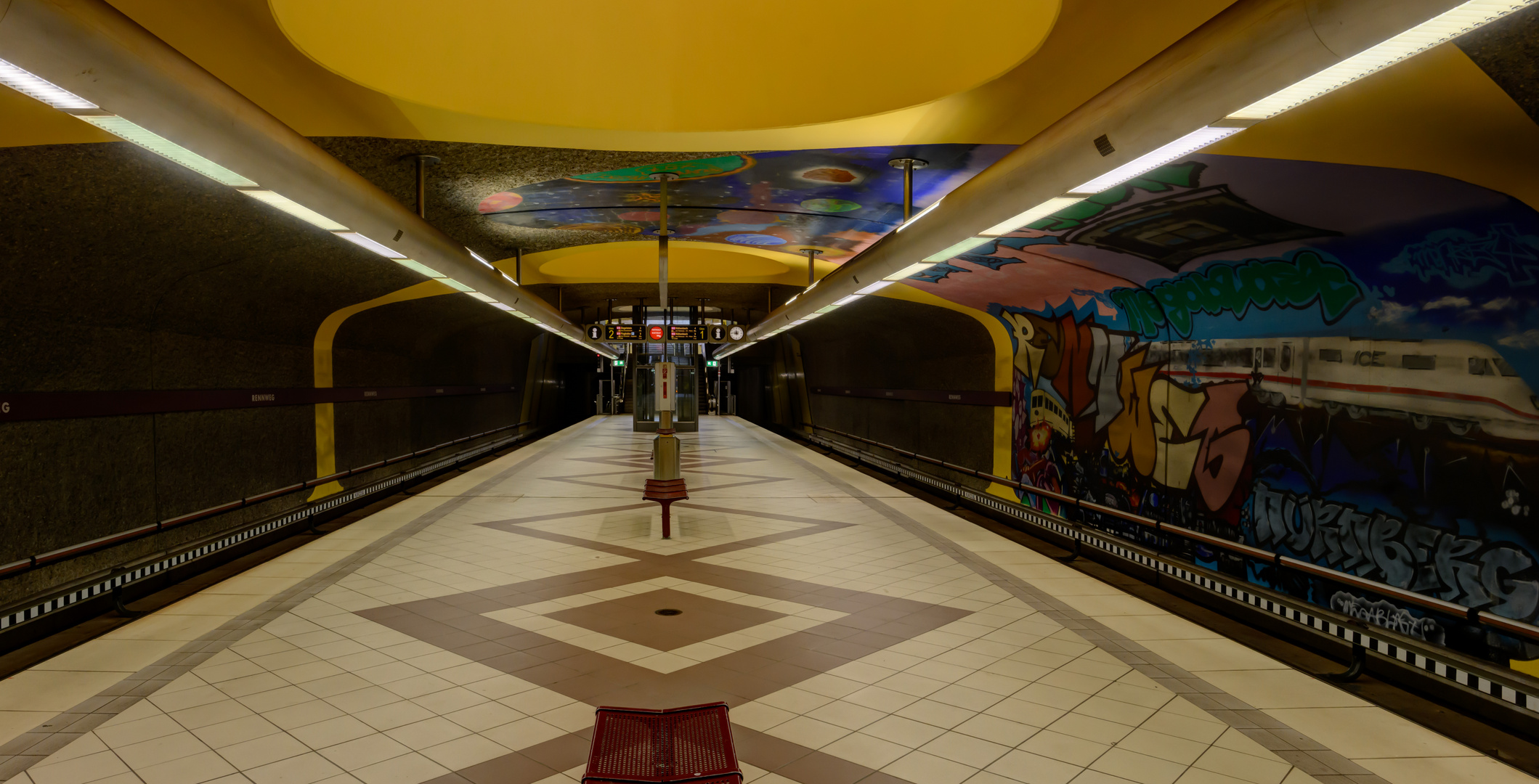 Nürnberg, Linie U2, Station 'Rennweg'