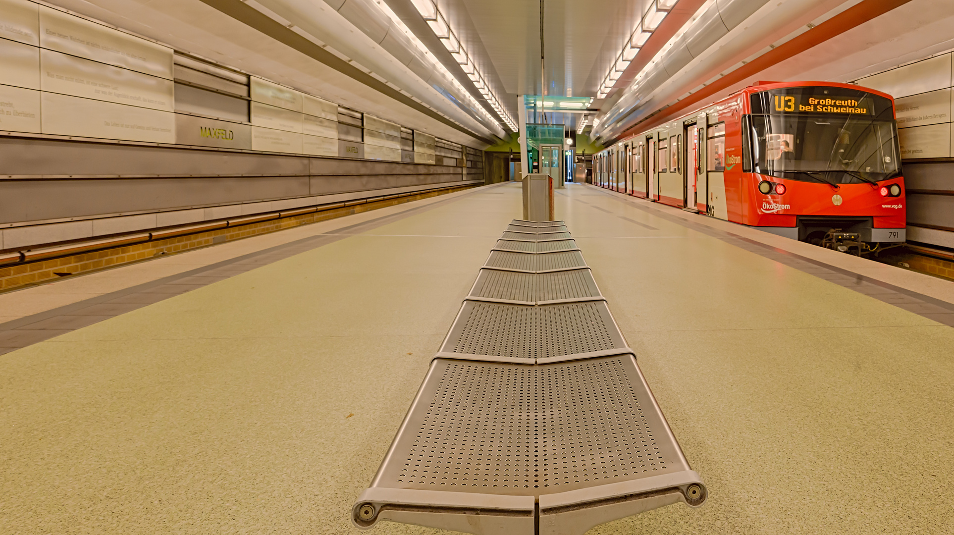 Nürnberg, Linie U3, Station 'Maxfeld'