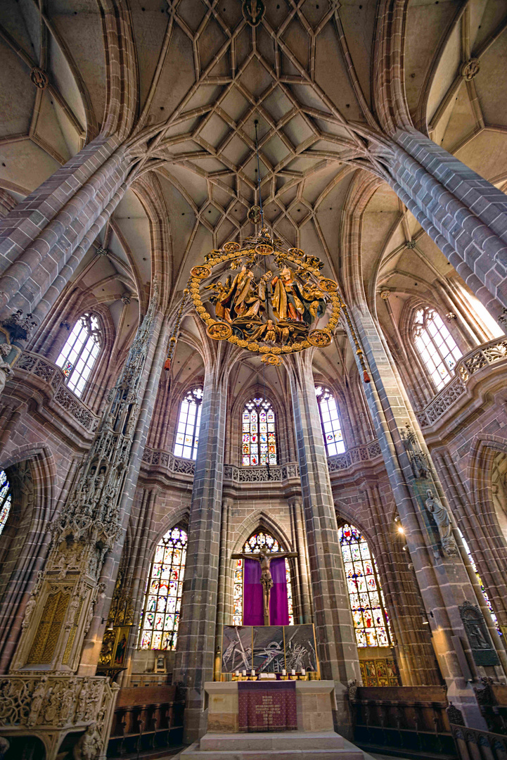 Nürnberg Sankt Lorenz Hochaltar Pfeiler Bleiglas KreuzRippenGewölbe 19HE1038