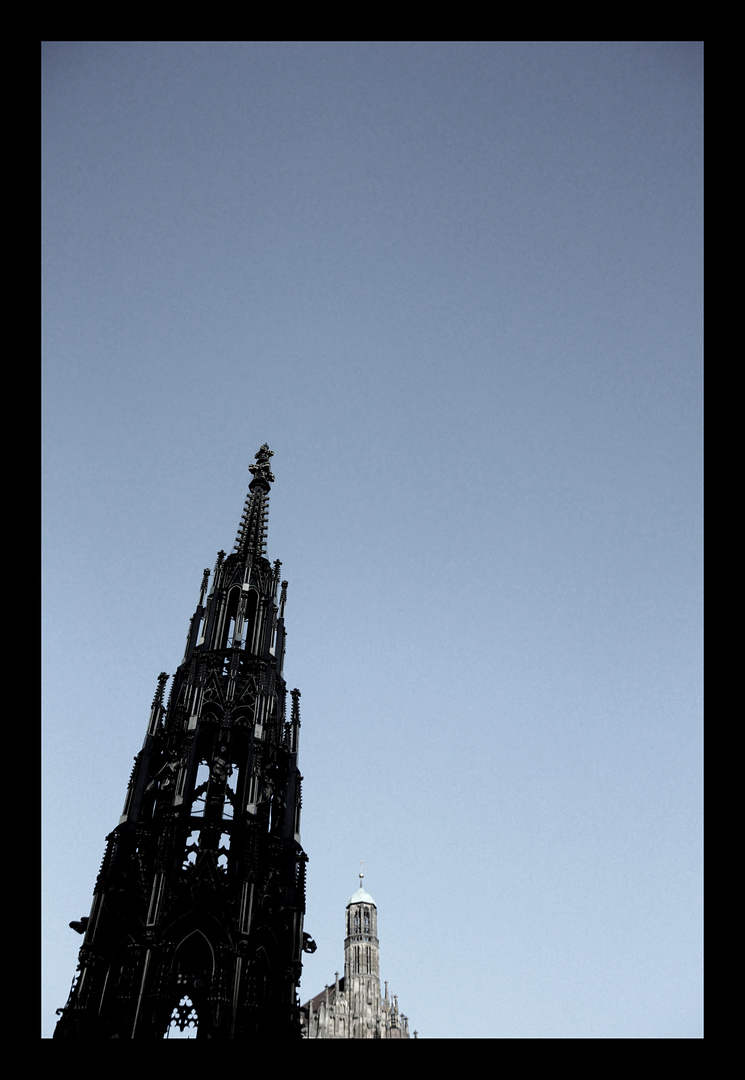 Nürnberg - Schöner Brunnen und Frauenkirche