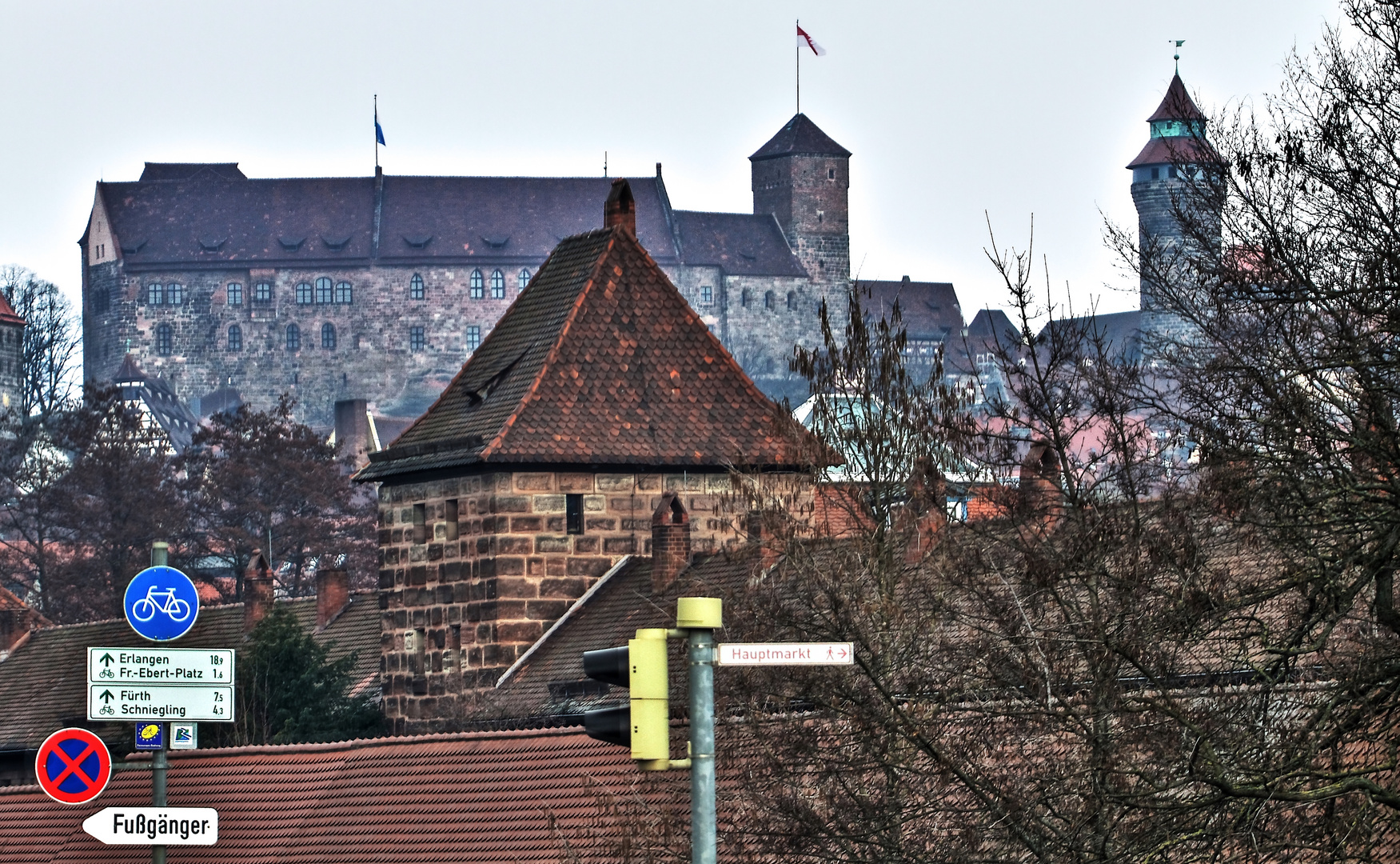 Nürnberger Burg (HDR mit Canon DPP)