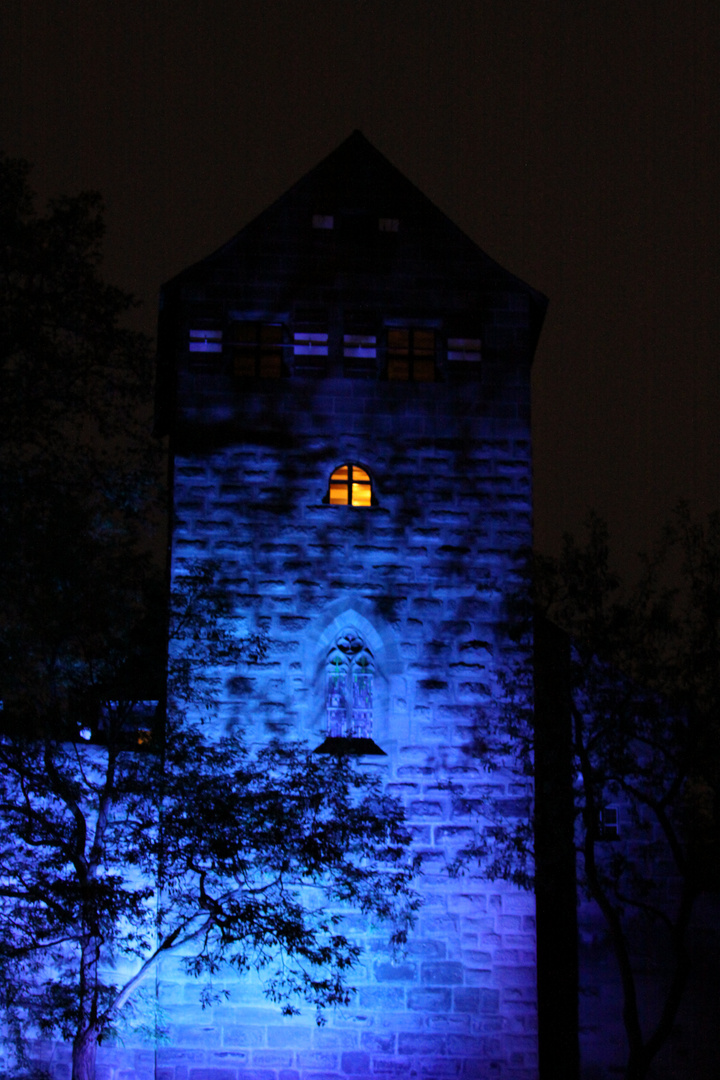 Nürnberger Burgturm in der Blauen Nacht