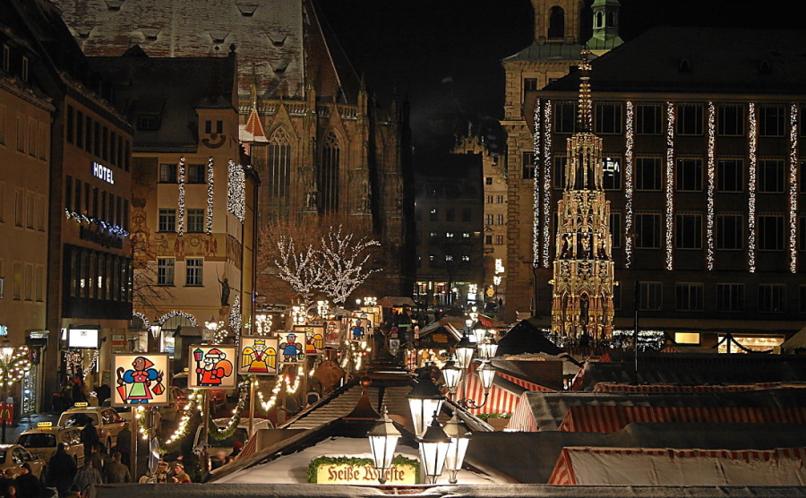 Nürnberger Christkindlesmarkt am Montag...