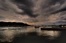 nuit tombante sur le port de st mandrier von Dominique Lempereur