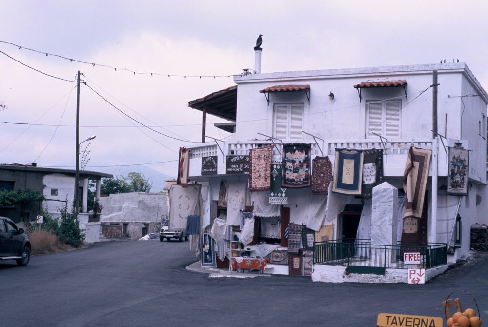 Nulla a che vedere con i moderni e affollati negozi , ma tranquillo a "passo d'uomo "