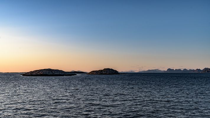 nun gehts mit der Fähre zu den Lofoten....
