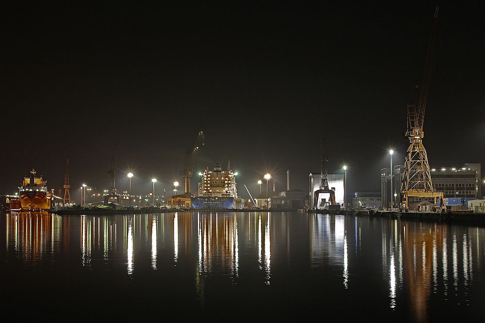 nur Arbeit in den Docks der Lloyd Werft