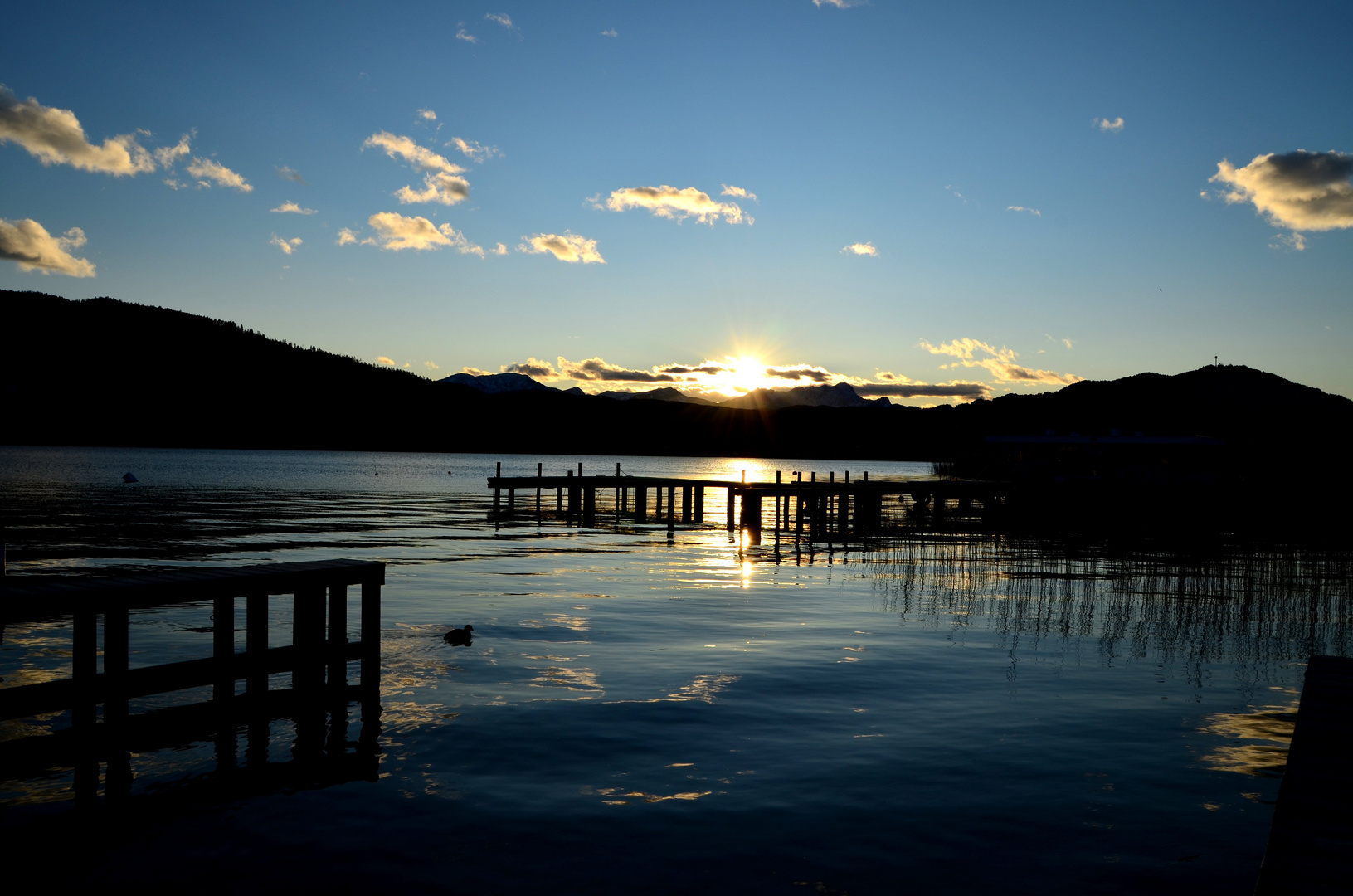 Nur der kalte Wind stört die angenehme Stimmung.....(Wörthersee,14.1.2012)