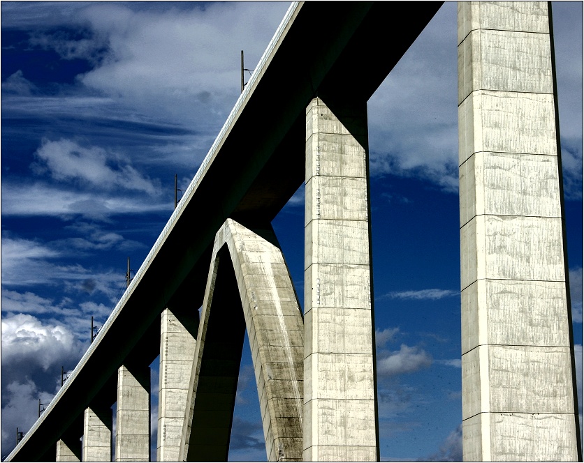 [ nur eine Brücke ]