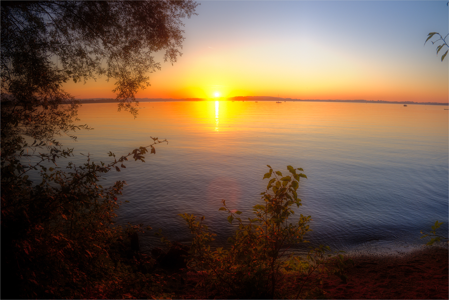 Nur eine Sekunde  bis Sonnenuntergang ...