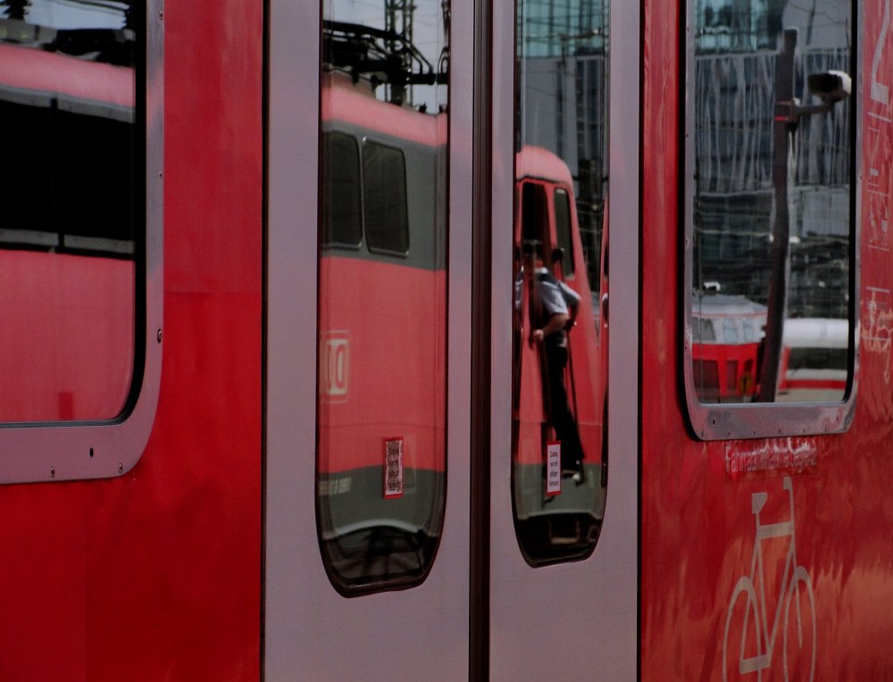 Nur mit gültiger Fahrkarte ...